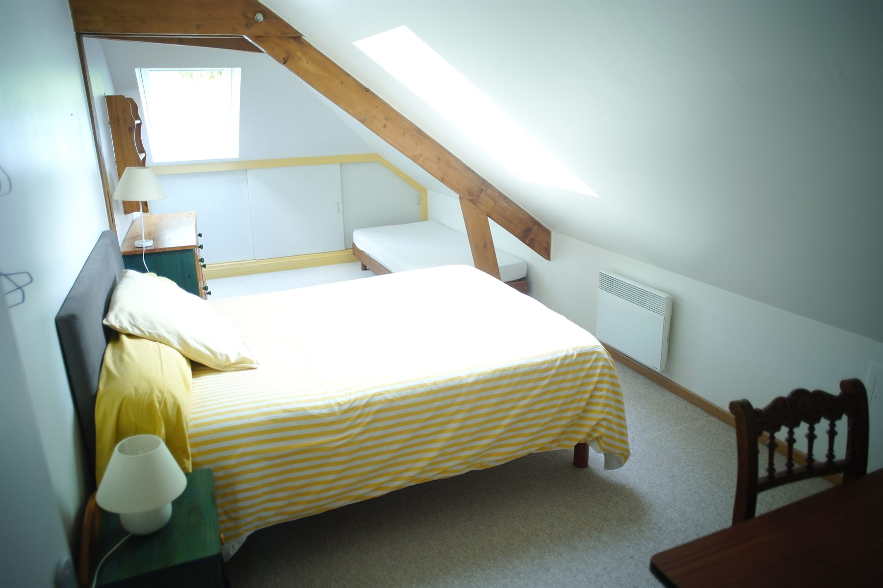 Chambre 2 des Grands Aulnes avec lit double et lit simple